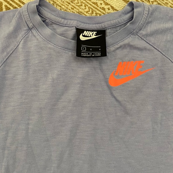 Girls Nike long sleeve. Bought off of here. Colour much prettier in real life - Picture 2 of 2